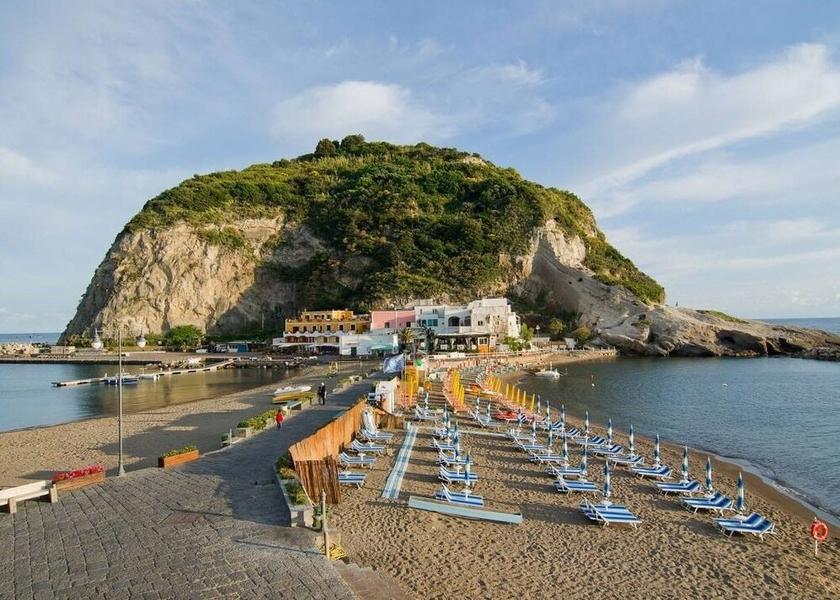Campania Serrara Fontana Beach