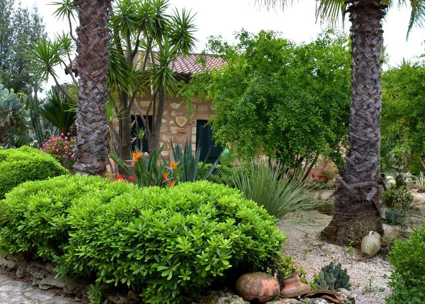 Puglia Torchiarolo Exterior Detail