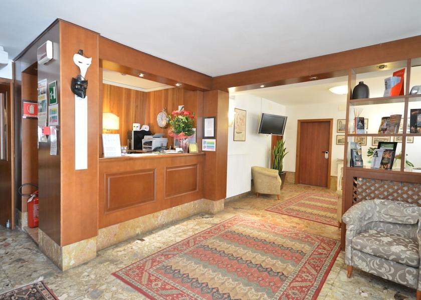 Veneto Venice Concierge desk