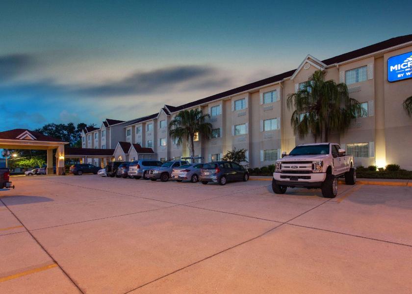 Florida Lady Lake Exterior view
