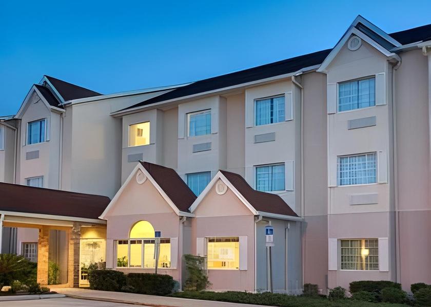 Florida Lady Lake Exterior view