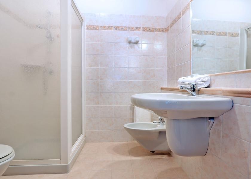 Veneto San Zeno Di Montagna Bathroom