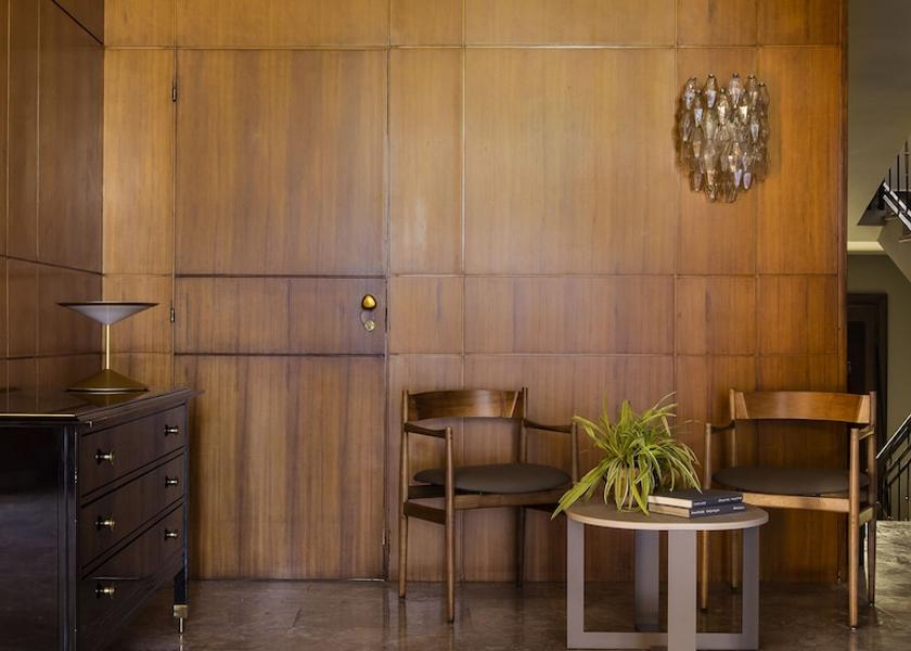 Veneto Este Lobby sitting area