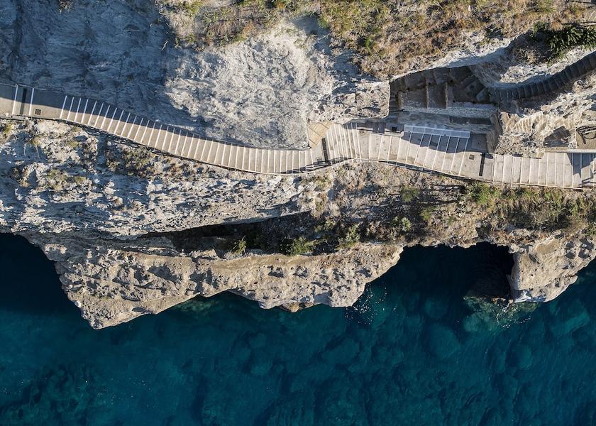 Campania Serrara Fontana Facade