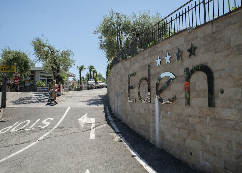 Lombardy San Felice del Benaco Entrance