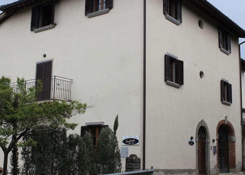 Tuscany Monte San Savino Facade