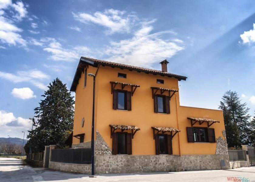 Molise Rocchetta A Volturno Exterior Detail