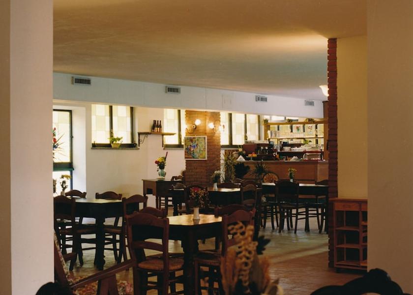 Lombardy San Genesio ed Uniti Breakfast Area