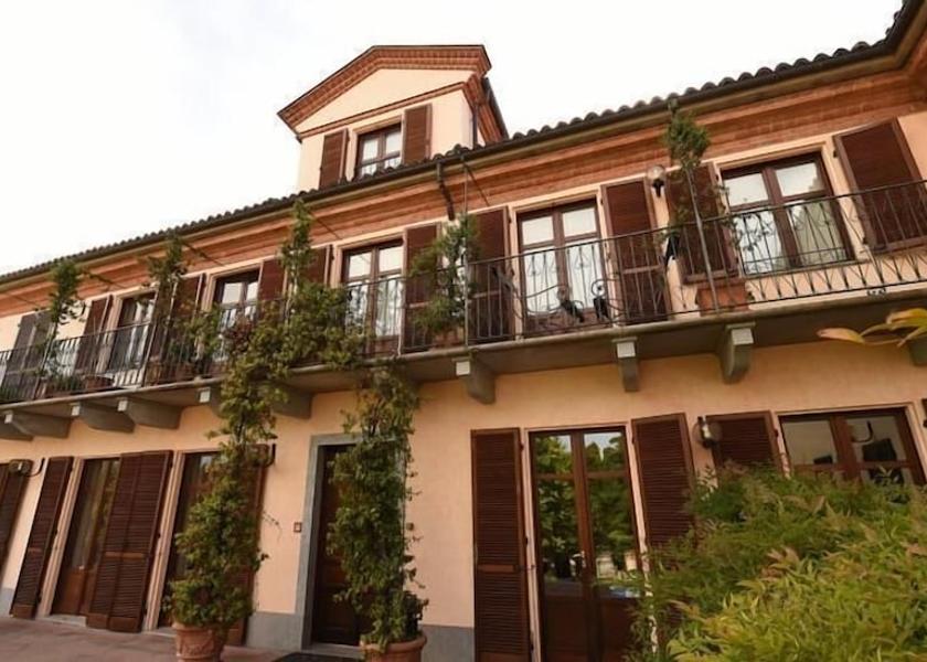 Piedmont Neive Front of property