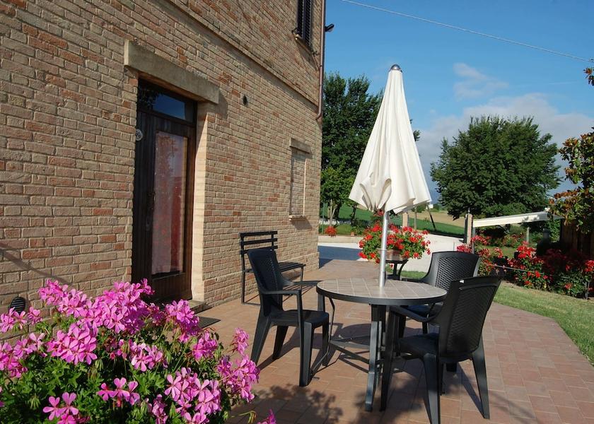 Marche Appignano Exterior Detail