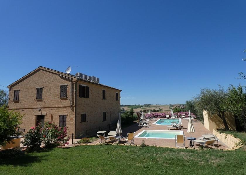 Marche Appignano Exterior Detail
