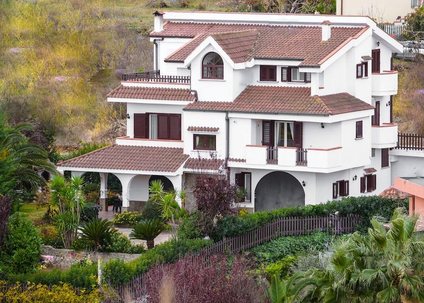 Basilicata Montescaglioso Exterior Detail