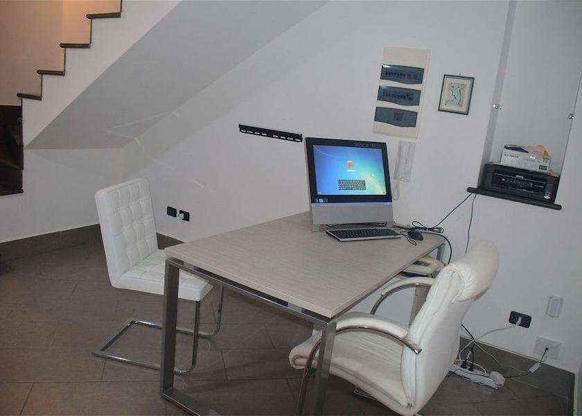 Sicily Campofelice Di Roccella  Interior Entrance