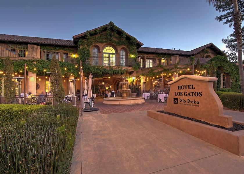 California Los Gatos Front of property