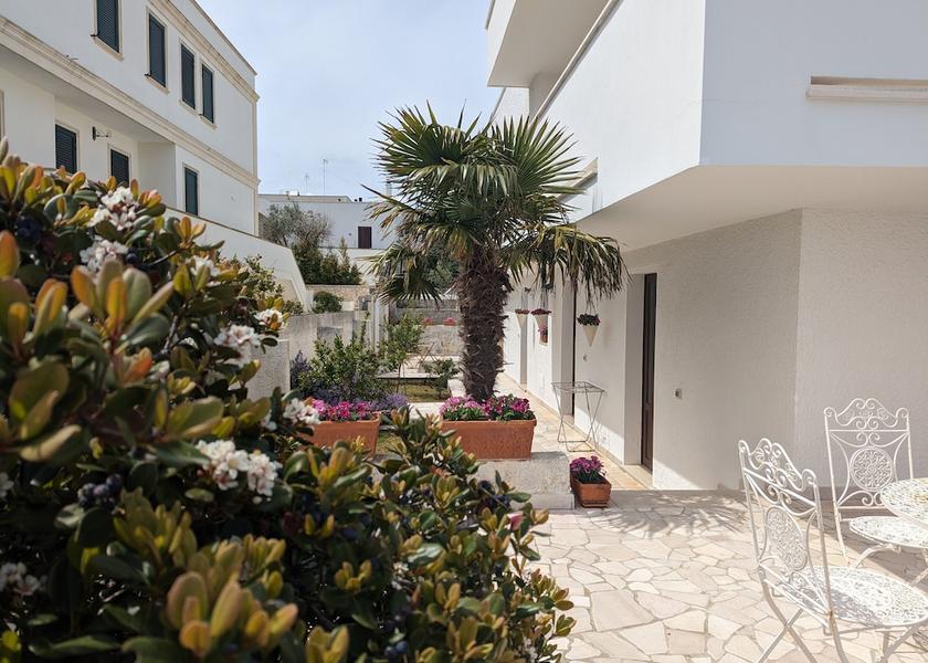 Puglia Castro Exterior Detail