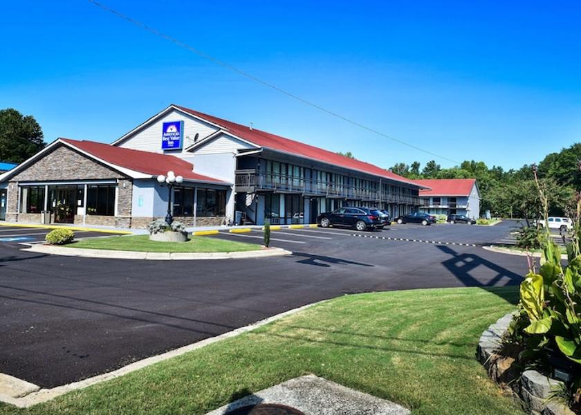Georgia Douglasville Exterior Detail