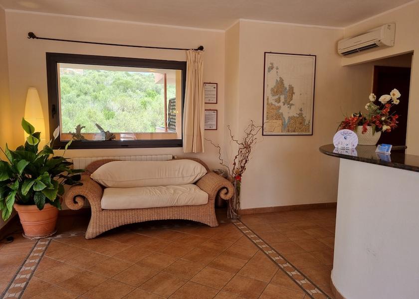 Sardinia La Maddalena Reception