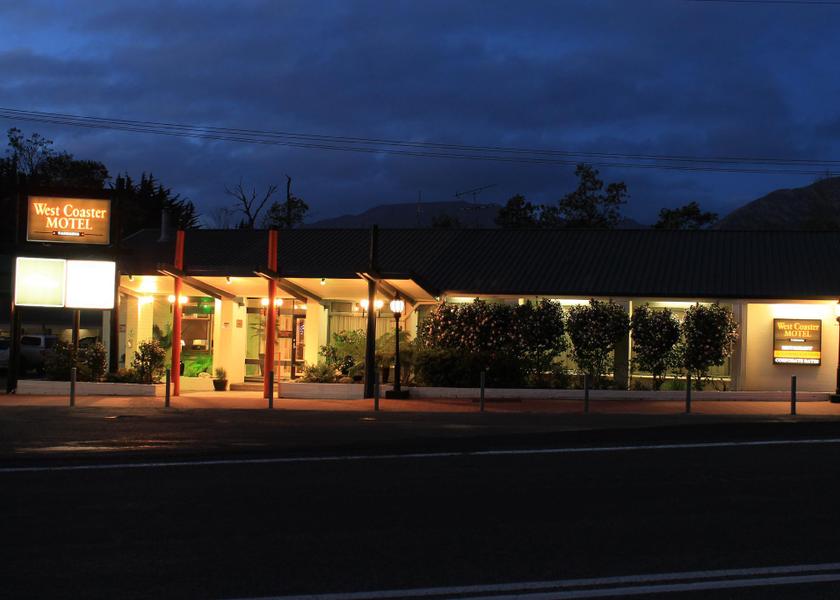Tasmania Queenstown Hotel Exterior