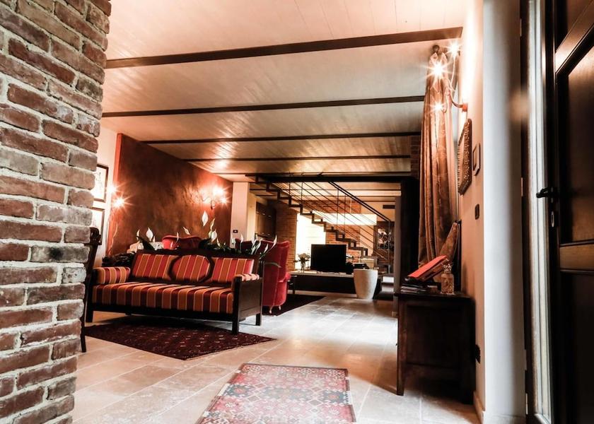 Piedmont Guarene Room