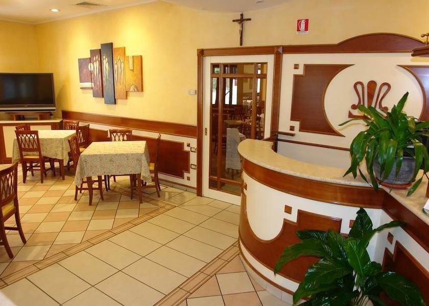 Puglia San Giovanni Rotondo Interior Entrance