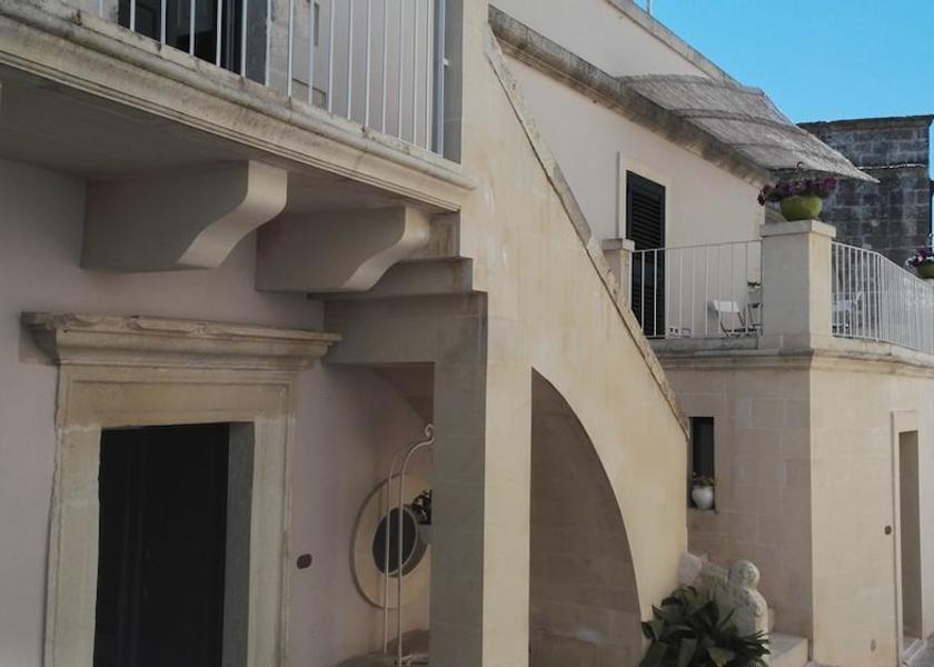 Puglia Muro Leccese Exterior Detail