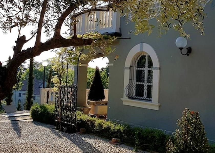 Piedmont Monforte d'Alba Garden