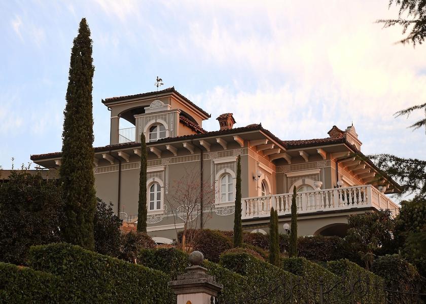 Piedmont Monforte d'Alba Facade