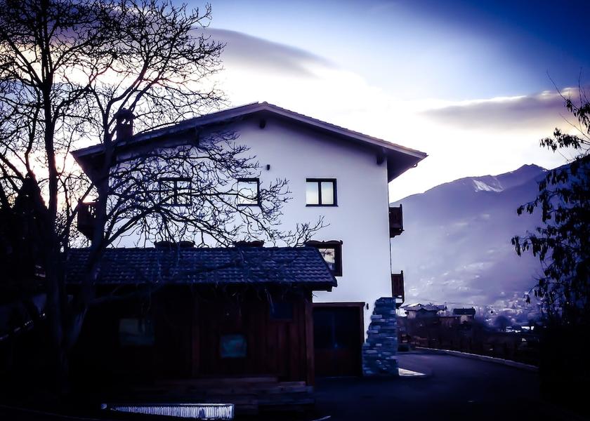 Valle d'Aosta Charvensod Facade