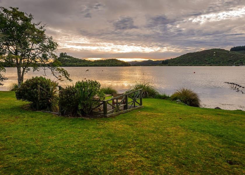 Bay of Plenty Region Mourea Lake