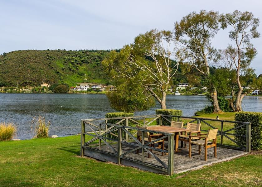Bay of Plenty Region Mourea Outdoor dining