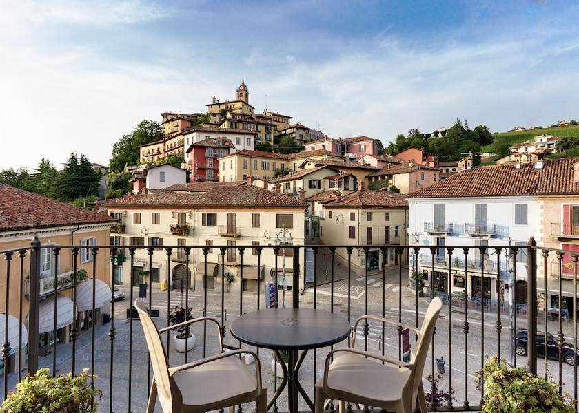 Piedmont Monforte d'Alba Terrace