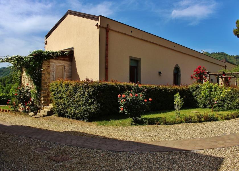 Sicily Graniti Exterior Detail