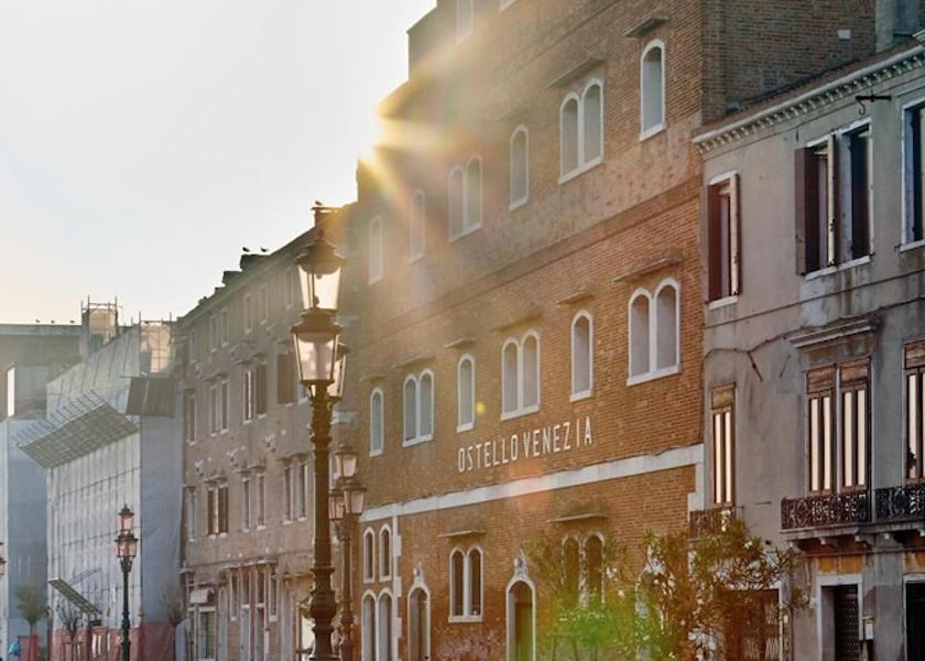 Veneto Venice Exterior Detail