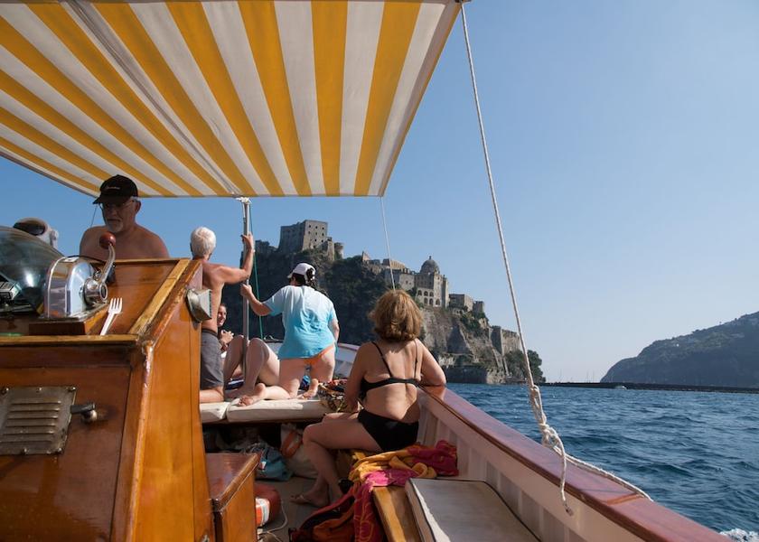 Campania Serrara Fontana Boating