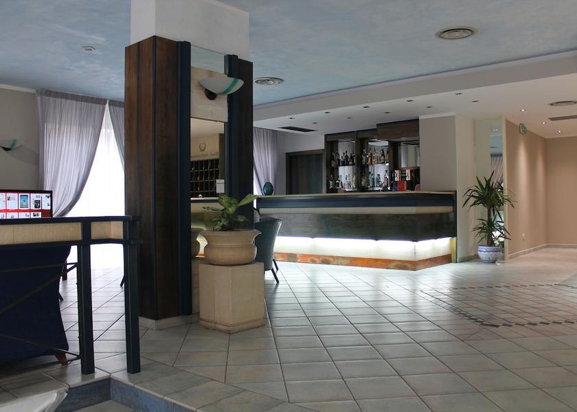 Calabria Roccella Jonica Bar (on property)