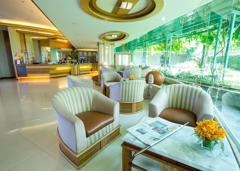 Bangkok Lam Luk Ka Lobby