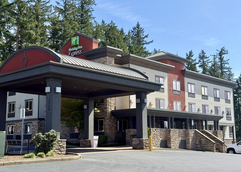 Oregon Lake Oswego Exterior Detail