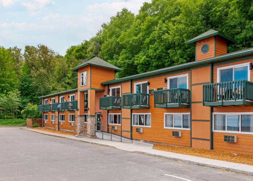 Michigan Marquette exterior view