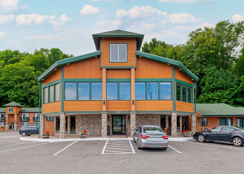 Michigan Marquette exterior view