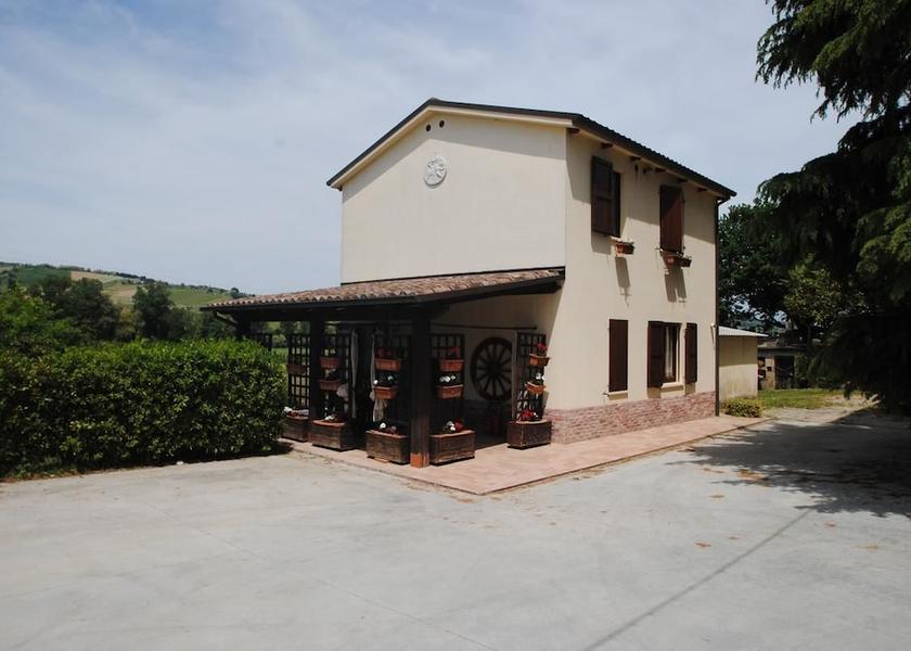 Marche Montalto delle Marche Facade