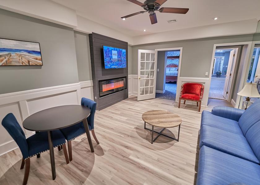 Massachusetts Hyannis Room