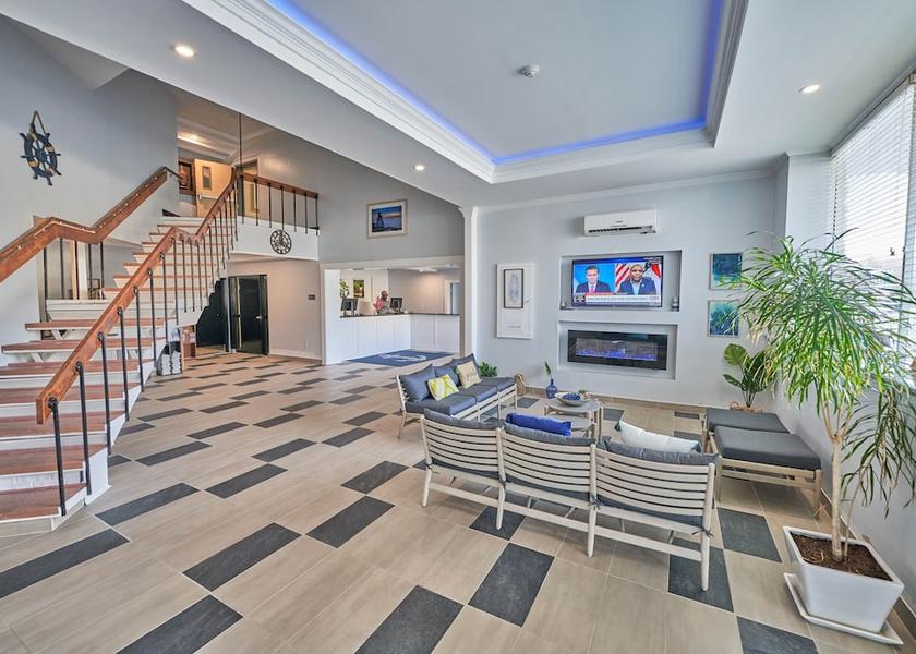 Massachusetts Hyannis Lobby