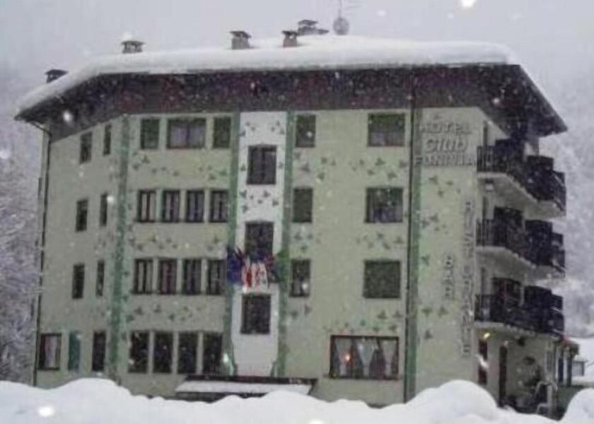 Lombardy Aprica Exterior Detail