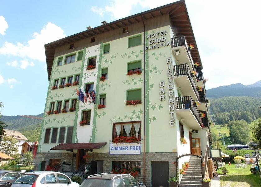 Lombardy Aprica Exterior Detail