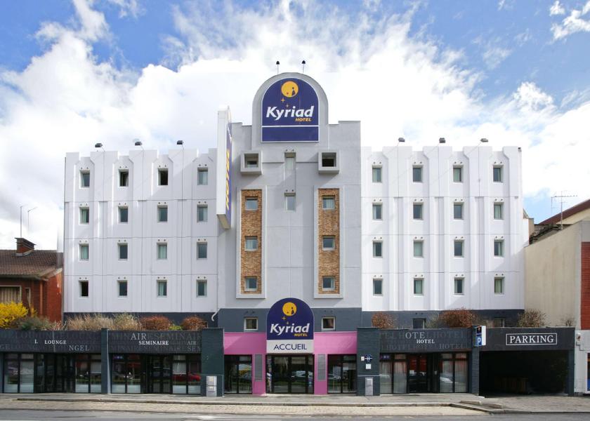 Île-de-France Le Bourget Hotel Exterior