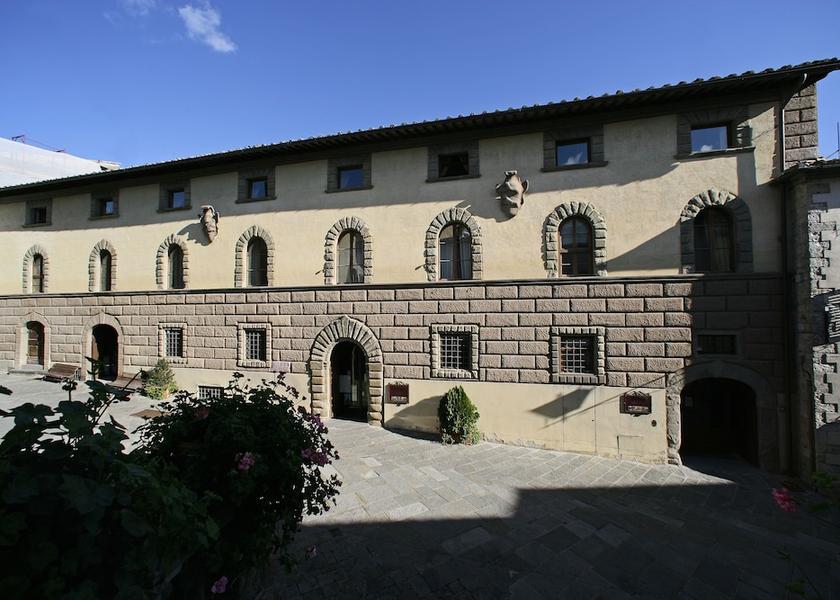 Tuscany Castellina in Chianti Front of property