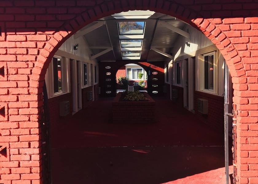 New York Bay Shore Exterior Detail