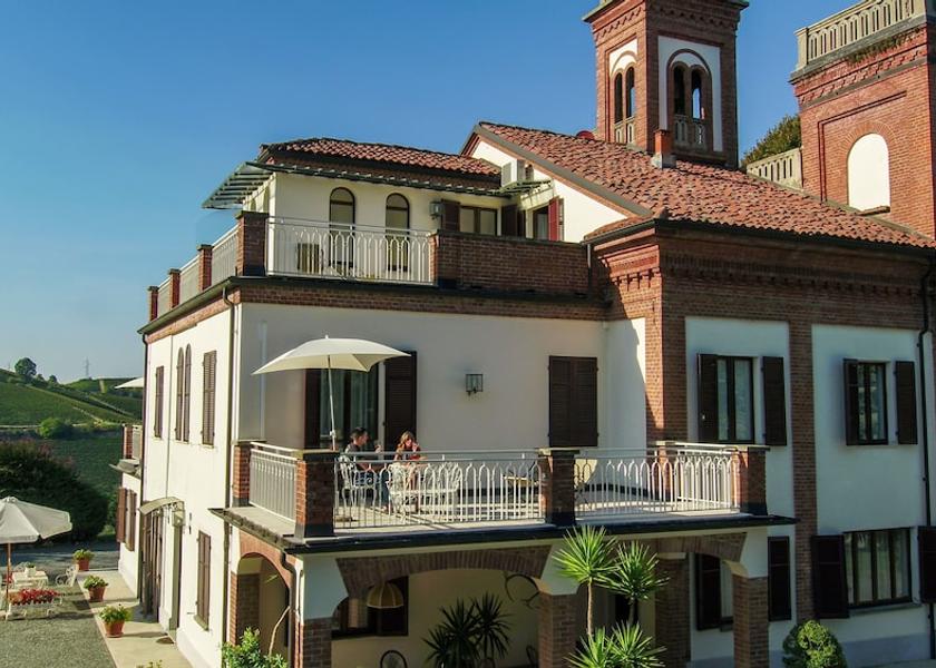 Piedmont Canale Terrace/patio