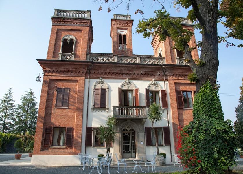 Piedmont Canale Front of property