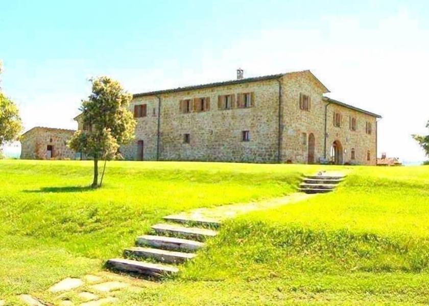 Tuscany Trequanda Garden